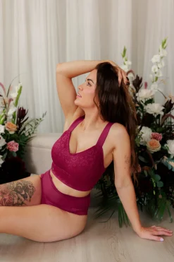 Aline Flower Big Cup BH - Mørk rød