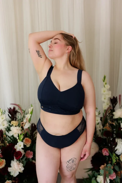 Amanda Big Cup BH - Mørk blå