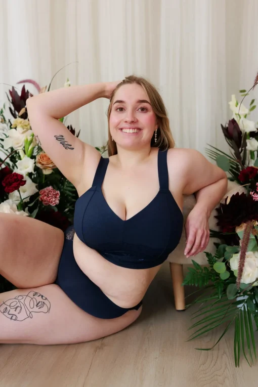 Amanda Big Cup BH - Mørk blå