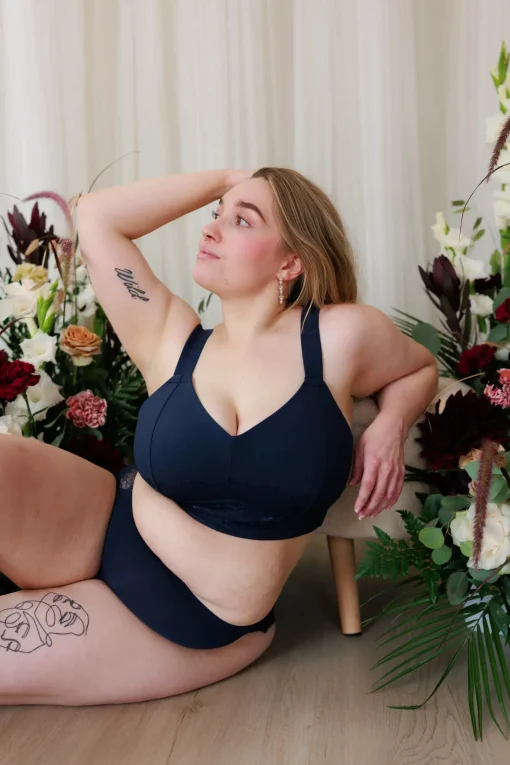 Amanda Big Cup BH - Mørk blå