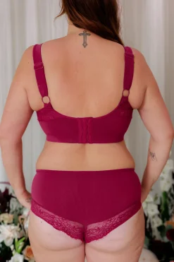 Amanda Big Cup BH - Mørk rød