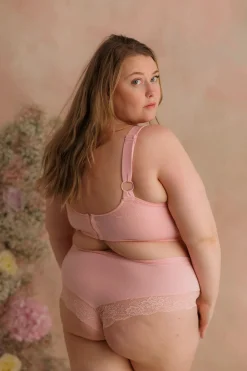 Aria Brazilian - Tickled Pink