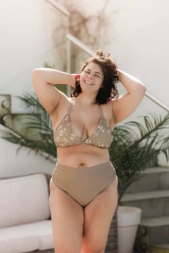 Cuba Ruffles bikinitopp - Mørk beige - Blossom