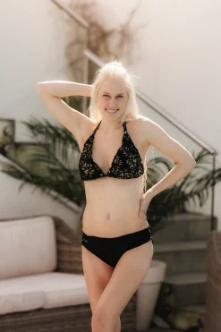 Cuba Ruffles bikinitopp - Svart - Snowdrop