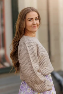 Leah Genser - Beige