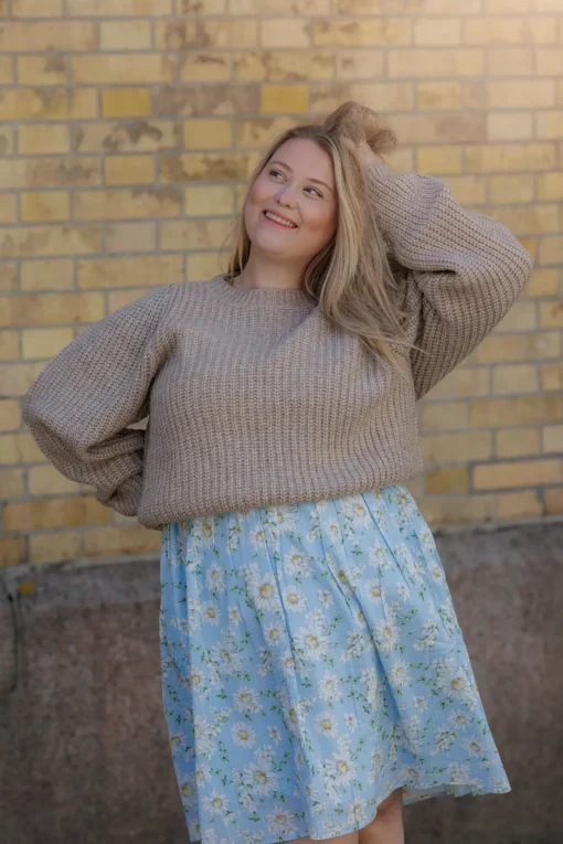Leah Genser - Beige