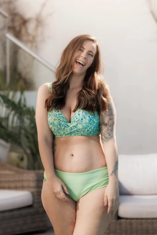 Roma bikinitopp - Pastellgrønn - Flower paint
