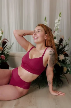 Amalie String - Mørk rød