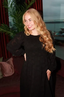 Anna Chiffon kjole - Svart