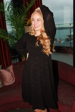 Anna Chiffon kjole - Svart