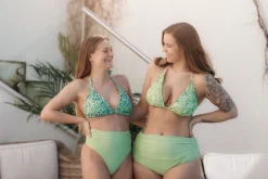 Cuba Ruffles bikinitopp - Pastellgrønn - Flower Paint