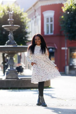 Solveig kjole - Kremhvit